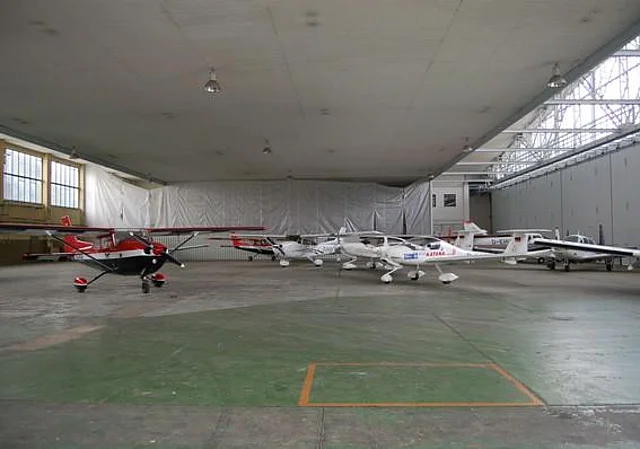 Flugzeughalle Innen