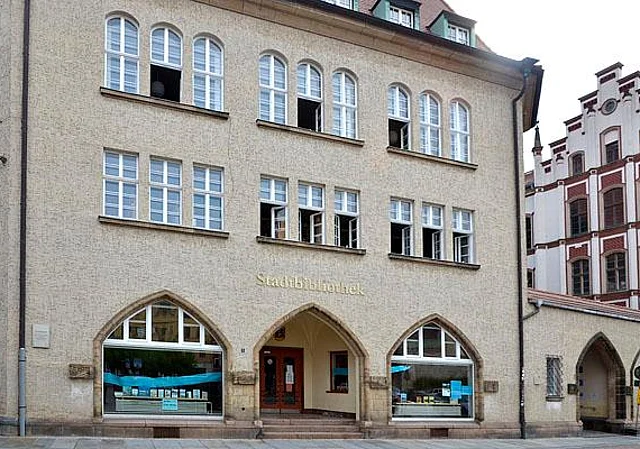 Stadtbibliothek, Rote Schule