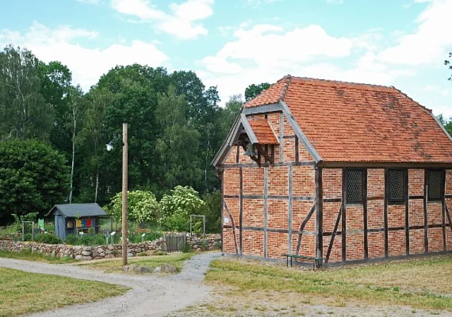 Kapelle und Pfarrgarten