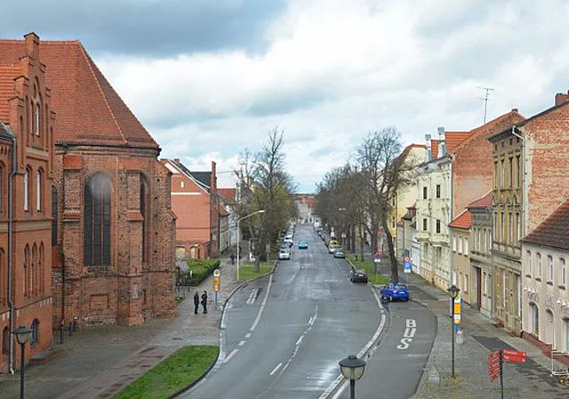 Tangermünder Tor, Blick auf die Schadewachten nach Norden