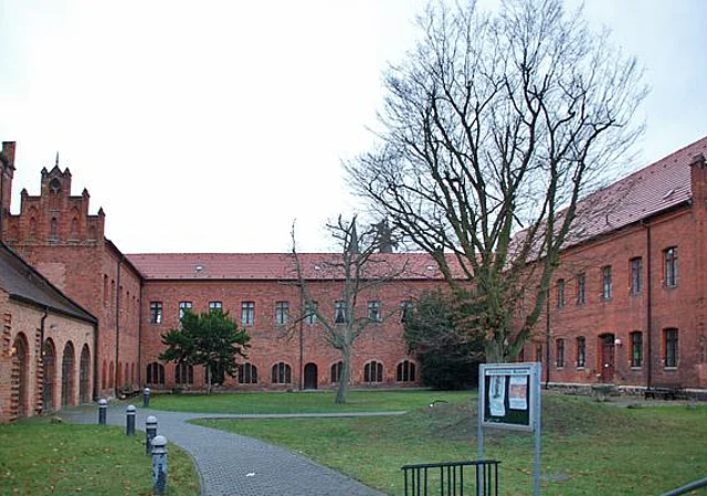 Aussen, Osten