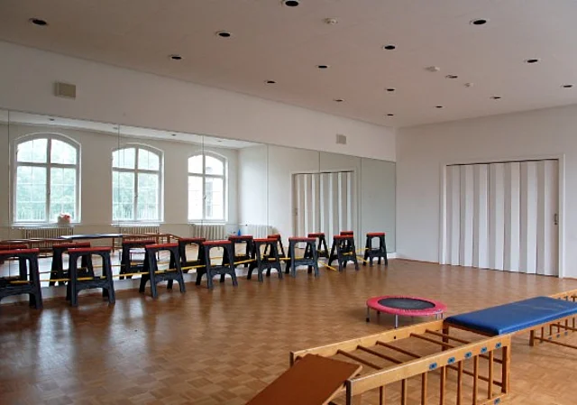 Volkspark Halle, Speiegelsaal