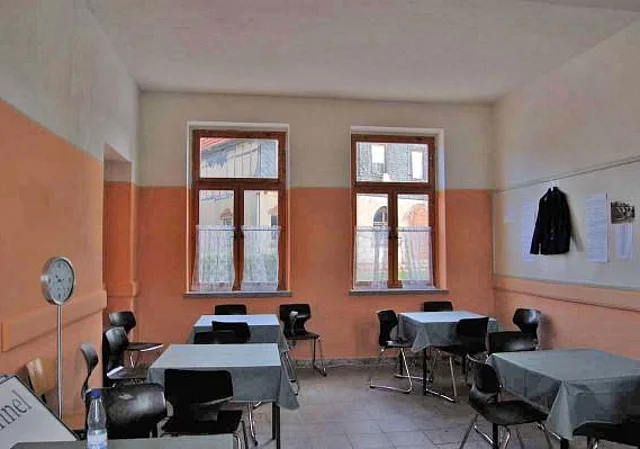 Aufenthaltsraum im Bahnhofsgebäude