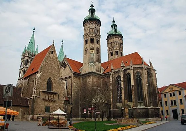 Domplatz und Dom, Südost
