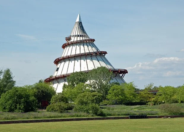 Elbauernpark, Jahrtausendturm 