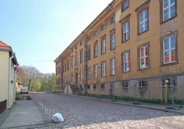 Schloss Ostrau, Westflügel