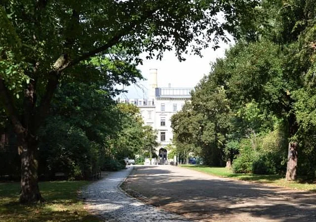 Johannapark, Paul-Gerhardt-Weg zur F.-Lassalle-Str.