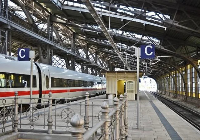 Bahnhof Dresden-Neustadt, Bahnsteighalle
