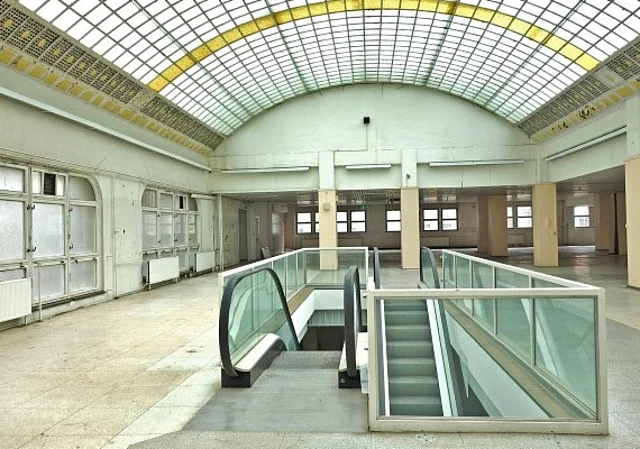 Obergeschoss Rolltreppe