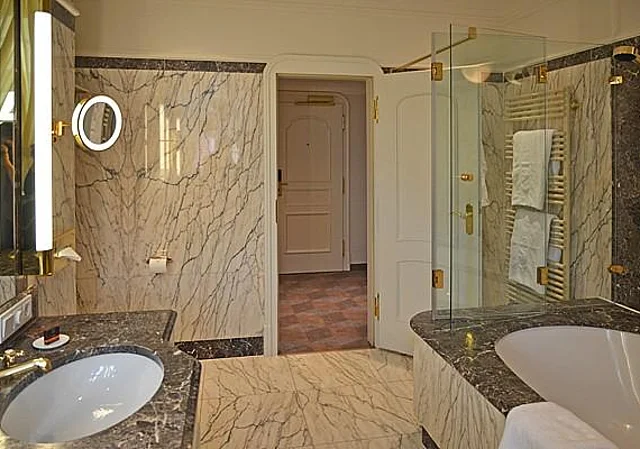 Zimmer 304, Junior-Suite
