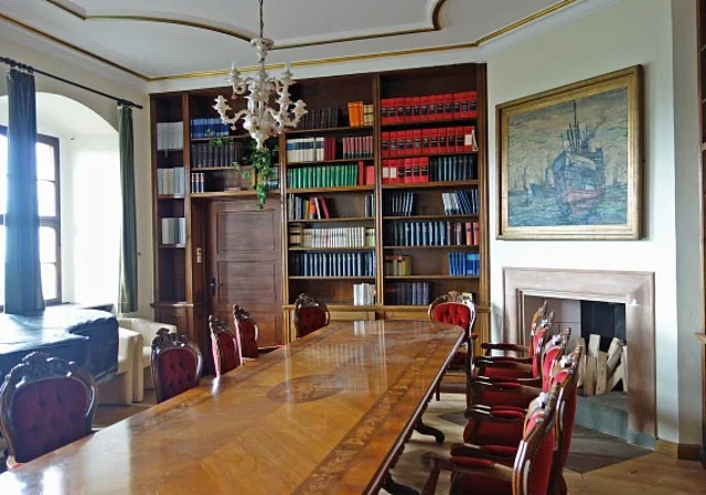 Neues Schloss - Bibliothek