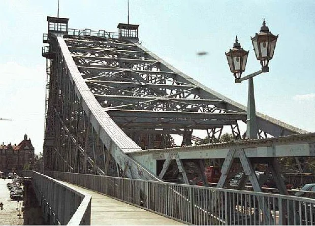 Loschwitzer Elbbrücke "Blaues Wunder" 