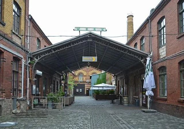 Innenhof, Blick nach Westen