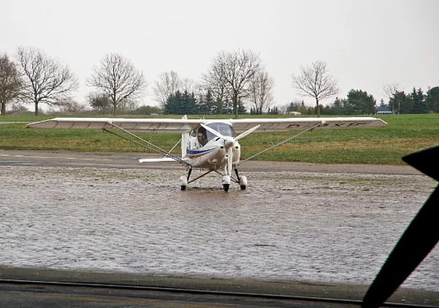 westlicher Hangar, Blick auf das Gelände