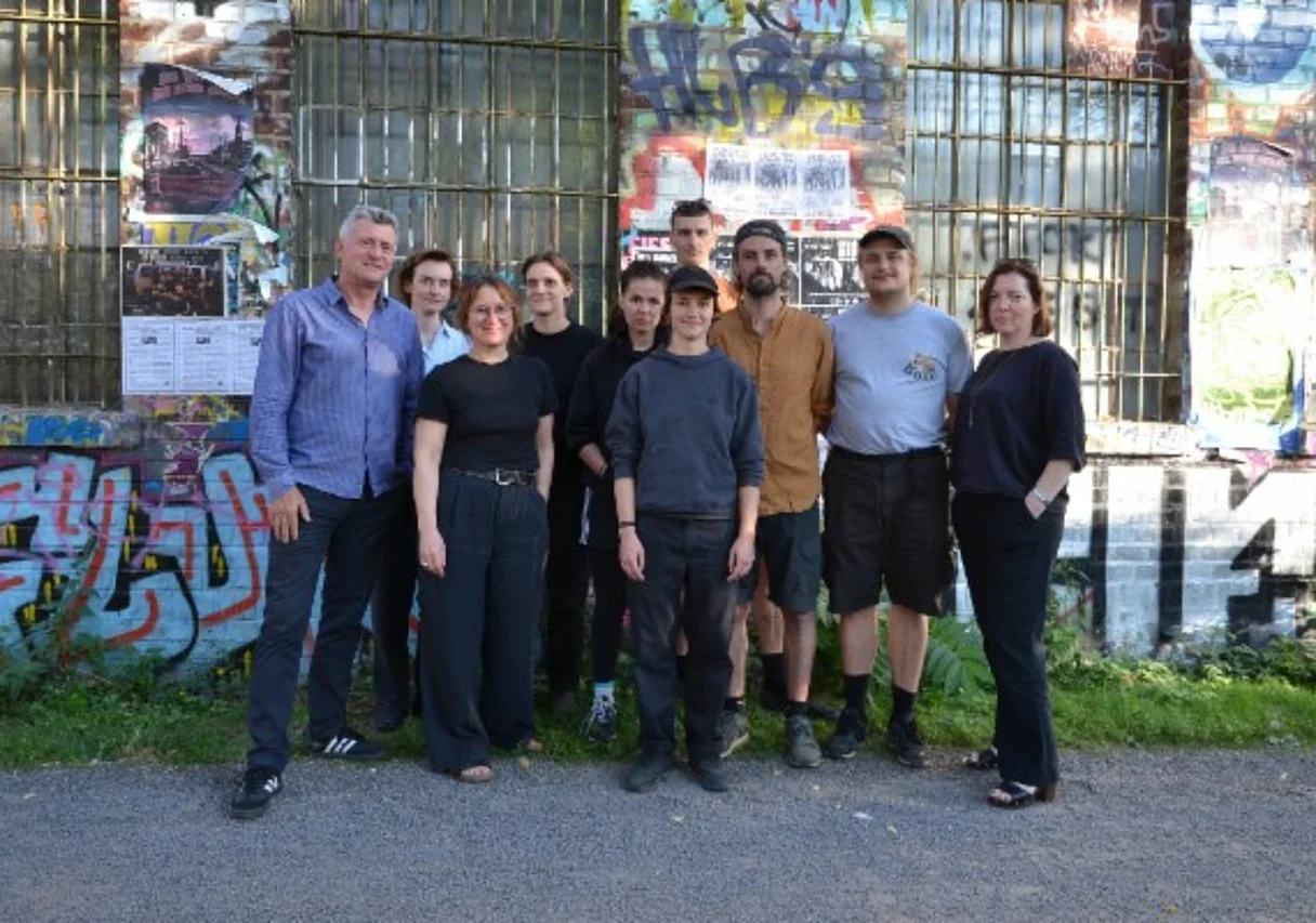 Team und Förderer am Set in Leipzig