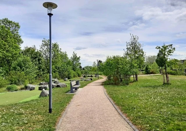 Reisemobilhafen „ErlebnisInsel Flößrasen“ Inselweg