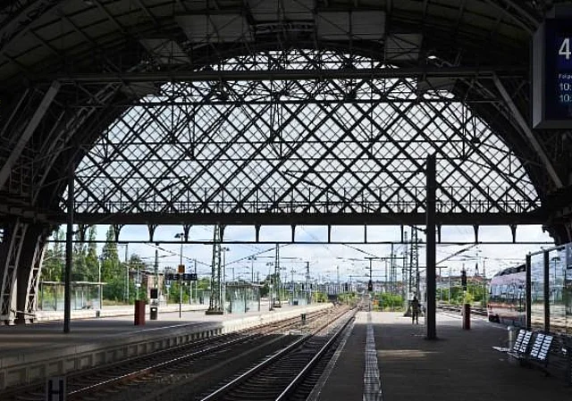 Bahnhof Dresden-Neustadt, Bahnsteighalle