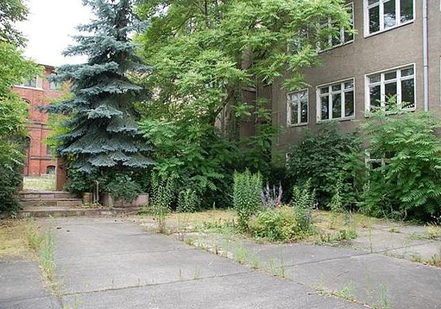 Außenansicht, zweiter Schulhof nach Südost