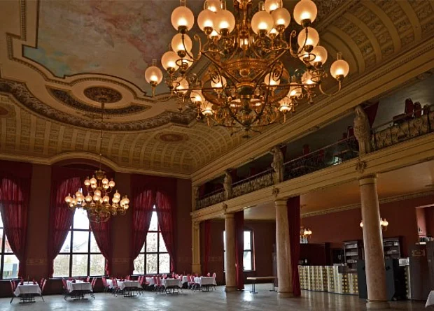 Ball- und Brauhaus Watzke Dresden, Ballsaal 