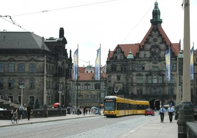 Augustusbrücke mit Schlossplatz, Südseite (Zustand vor der Sanierung)