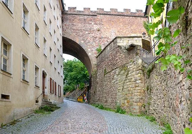 Hohlweg, Schlossbrücke