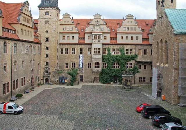 Schlosshof nach Osten