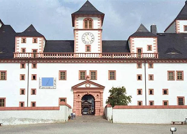 Südlicher Torflügel, Südseite 