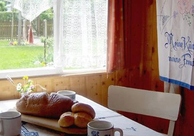 Kirschbaum-Laube, innen