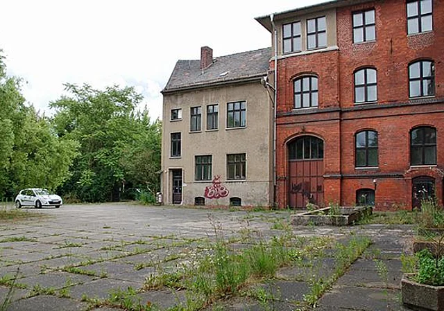 Außenansicht, Schulhof nach Südost