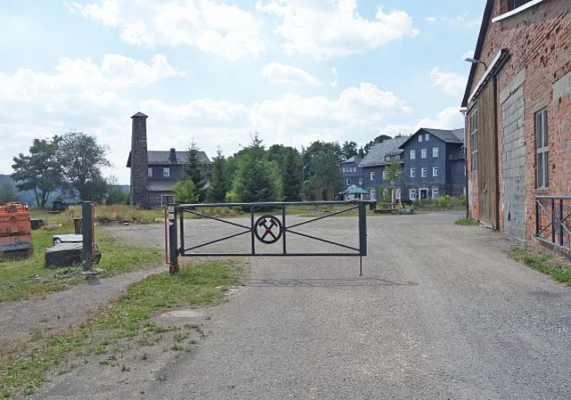 Blick vom ehemaligen Betriebsgelände zur Kaue