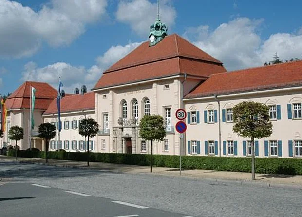 Albert Bad, Blick von der Bahnhofstraße 