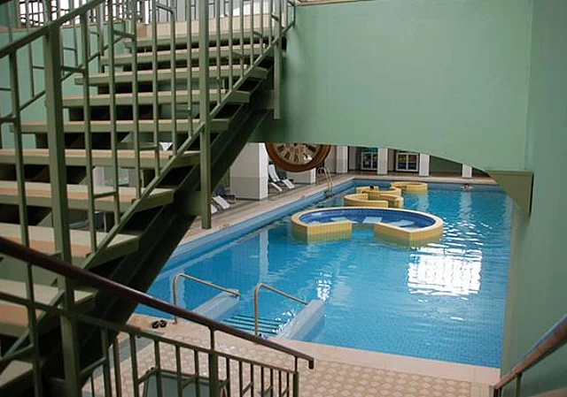Blick zur Schwimmhalle