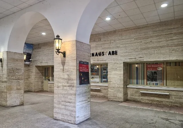 Bahnhofsgebäude Weißenfels