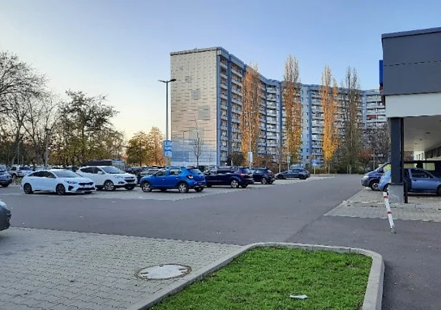 Parkplatz Supermarkt Prager Straße