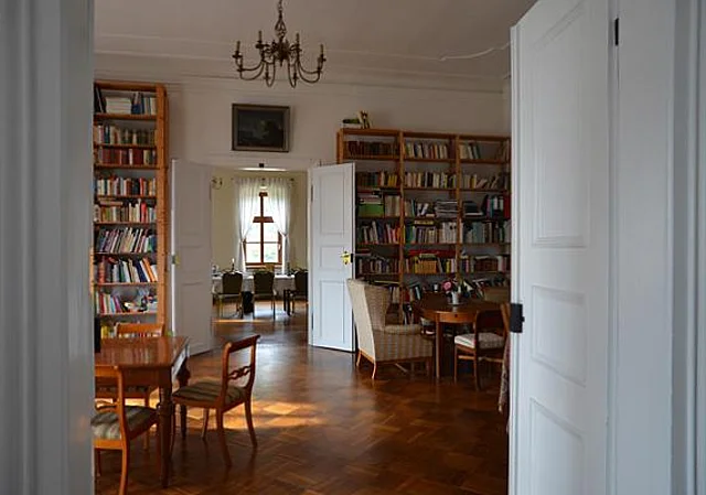 Bibliothek im Obergeschoss