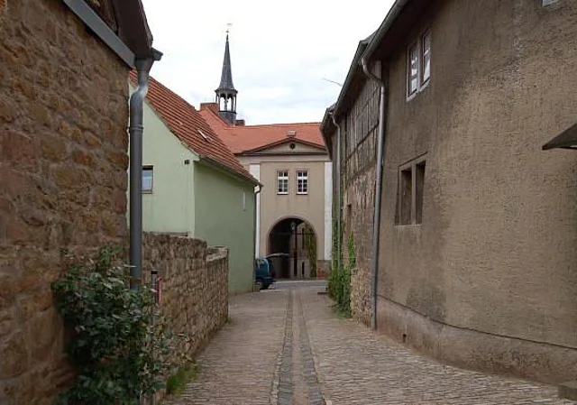 Schulstraße mit Blick zum Rathaus