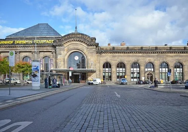 Bahnhof Dresden-Neustadt, Schlesischer Platz
