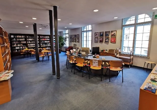 Stadtbücherei Weimar 1. OG Lesebereich