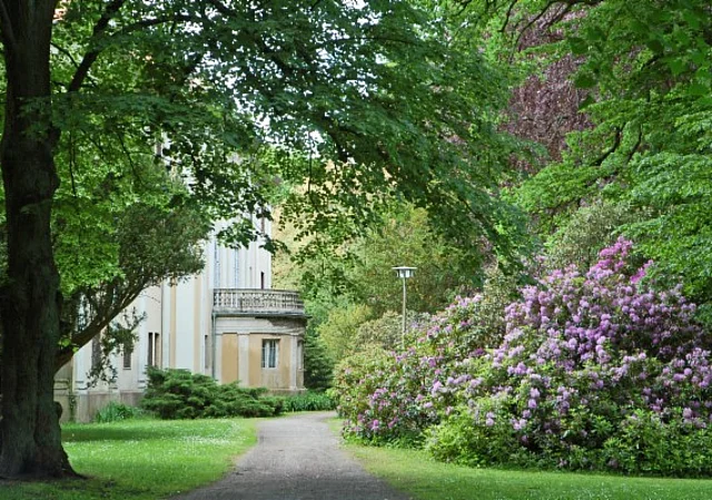Neues Schloss und Schlosspark Tangerhütte