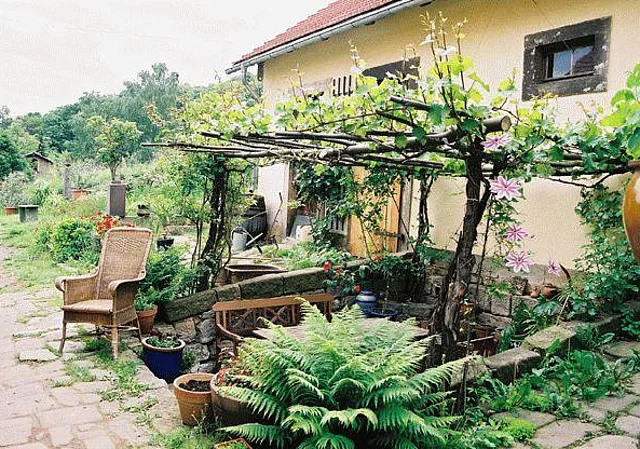 Wohnhaus, Garten