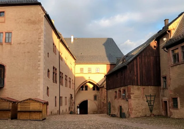Schlosshof Ost
