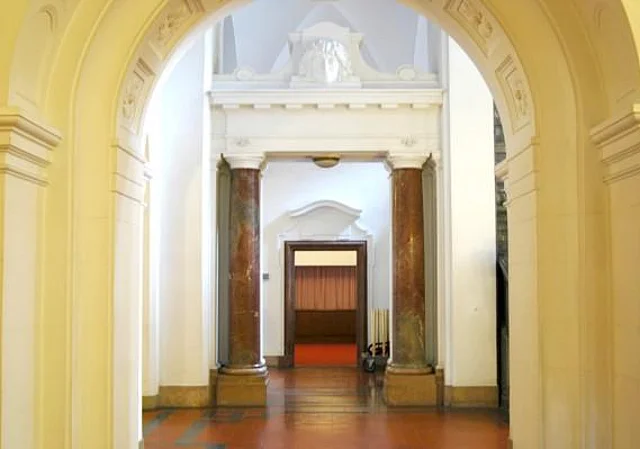 Blick zur Garderobe