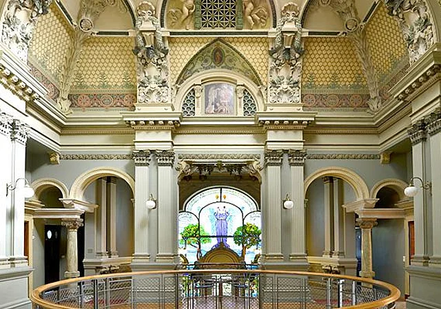Halle, OG