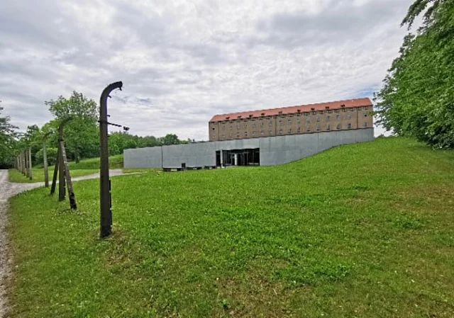 Gebäude mit Historischer Ausstellung