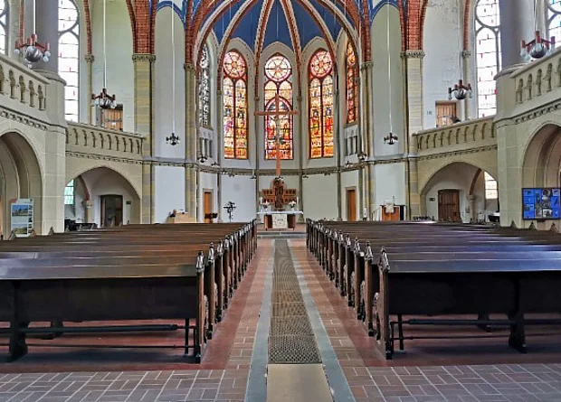 Blick Richtung Altar 