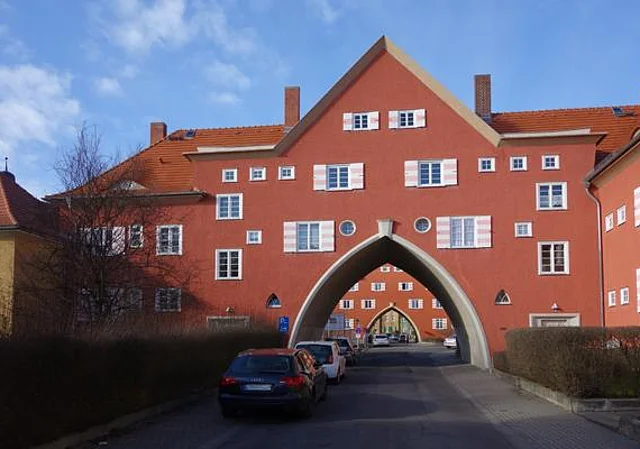 Friedrich-Ebert-Straße Durchblick zum Geschwister-Scholl-Platz