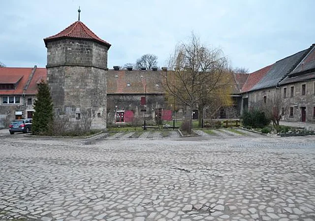 Hof des ehemaligen St. Burchardiklosters