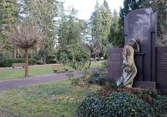 Grabmal am Park