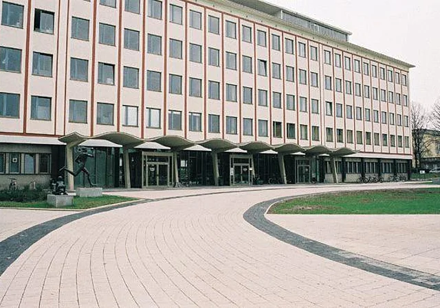 Campus Jahnallee, Universität Leizig, Haupteingang, Haus II, Nordseite