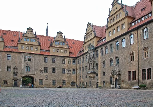 Westflügel und Nordflügel, Südost